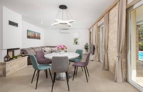 Romantic villa with pool, surrounded by nature - ID 2507 - by TRAVELER tourist agency Krk - Foto 25