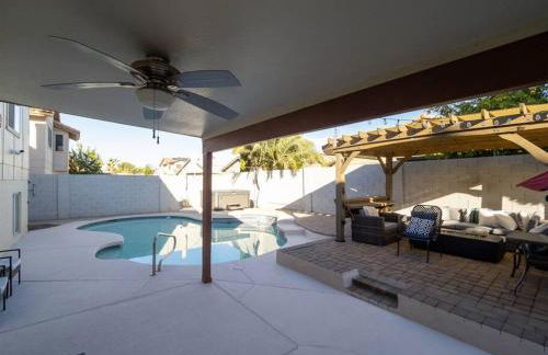 Spacious house with pool heater, hot tub, billiards - Foto 2