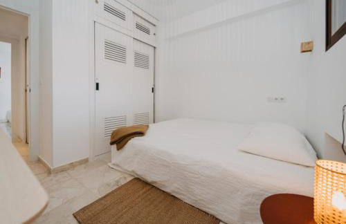 PISO EN LA PLAYA CON PISCINA - Photo 18