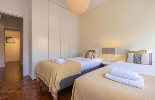 Unique Riverview Apartment - Photo 18