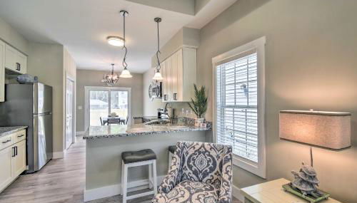 Ocean Isle Beach Home with Shared Lanai and Grill - Foto 5