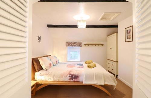 Bryn Y Garreg Cottage - The Wireless Tech Free Farm - Photo 17