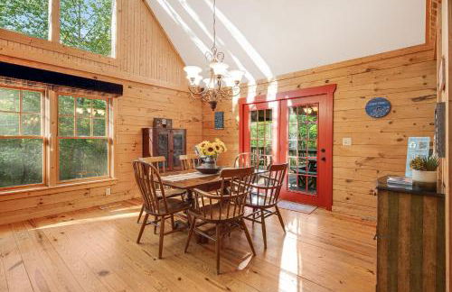 Lake Lure Oasis in the Woods w/ Hot Tub & More! - Foto 19