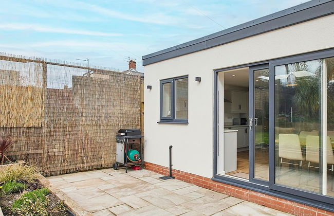 Host Stay Emilyn House - Photo 20