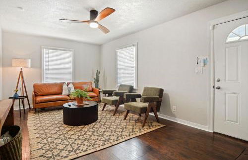 Charming Yellow Door House Steps from OU - Photo 23