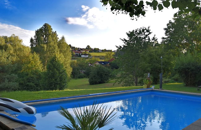 Tranquil Garden Apartment - Photo 14