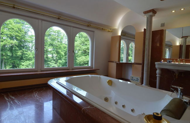 Luxurious Country House - Photo 19