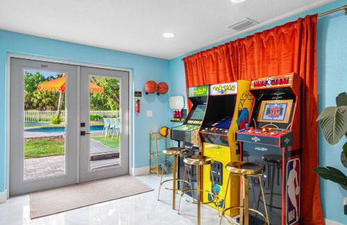 NEW-Heated Pool-Pickleball-Hot Tub-Movie Theater-Game Room-Playset-Basketball-10 Beds - Foto 46