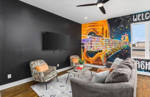 Home with Rooftop Deck & Garage, 2 miles to Downtown Broadway - Foto 15