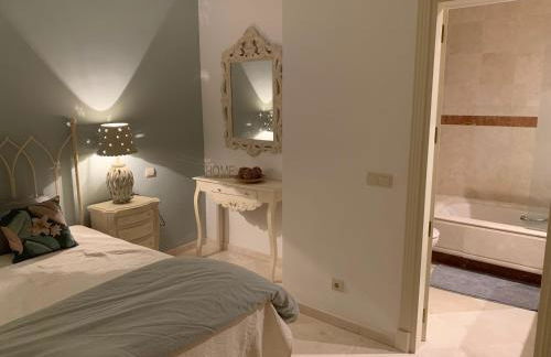 Beachside Apartment in Marbella - Photo 27