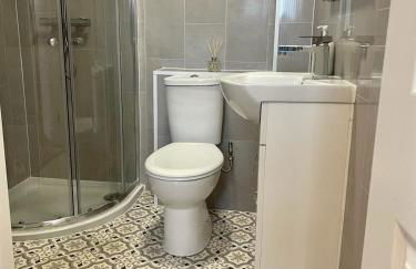 Stylish & Spacious 2 Storey, 3 Bed Apartment - Foto 8