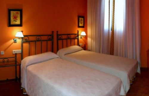 Hotel y apartamentos La Casa Rural - Foto 8