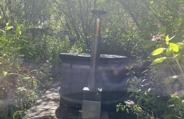 Kingfisher Riverside Glamping with private hot tub - Foto 17