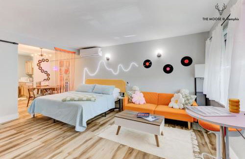 The Moose #10 - Stylish Loft with King Bed, Free Parking & Wi-Fi - Foto 2