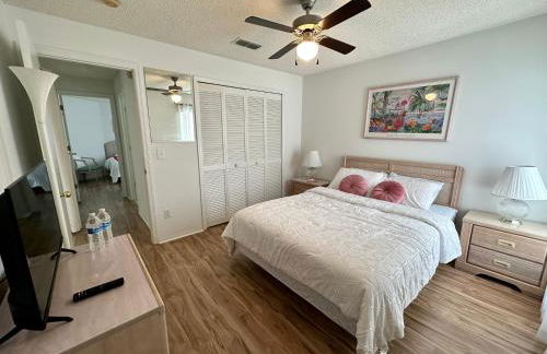 Private pool with a beautiful view overlooking the lake! Near Disney - Universal - Foto 36