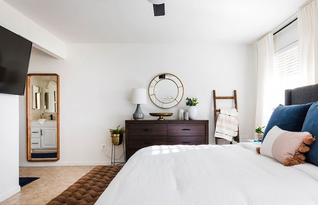 Perfect 4 Bdrm Home With Pool and Game Room! - Foto 2