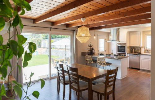 4Bd, putt putt, turf, grill, fire pit & more! - Photo 11