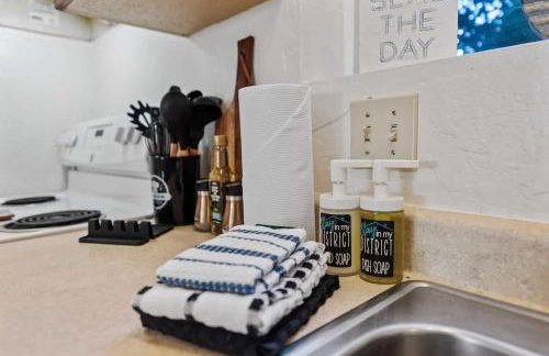 #StayinMyDistrict Starfish Coastal Duplex - Foto 12