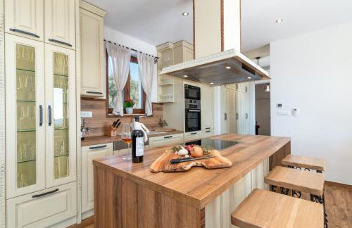 Luxury Stone Villa Smokvica, Heated Pool, Sauna, Jacuzzi, Sea View - Photo 15