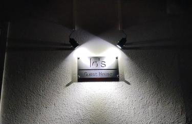 Io's Guest House - Photo 32