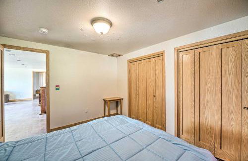 Lakefront Country Home with Waterslide and Trampoline! - Foto 24