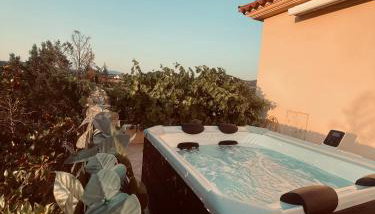 Villa Discover Evia - With Private Jacuzzi - Foto 2
