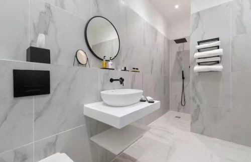 Family Small group - Parking - WiFi - Sleeps 6 - Foto 8