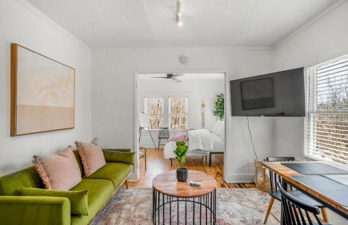 Historic Heights Boss Babe Bungalow - Foto 10