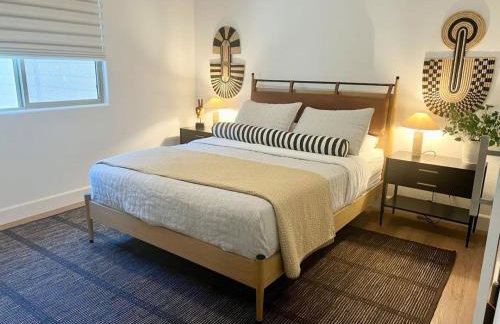 Luxury 1 BR Casita with Private Yard, Garage and WD - Foto 17