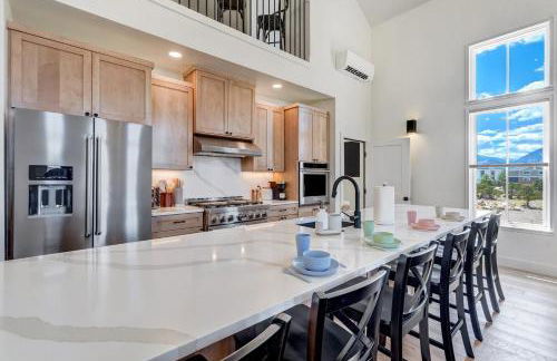 Whitewater Villa - 5BR Luxury Retreat with Hot Tub - Foto 19