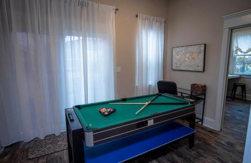 Brand NEW Large Impressive House Near Downtown! - Foto 48