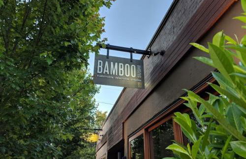 Cozy Laurelhurst Retreat - Photo 23