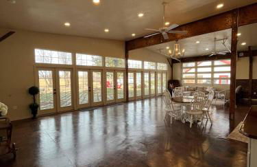 Red Roof Lodge• hot tub• 18 beds• venue• treehouse - Foto 13