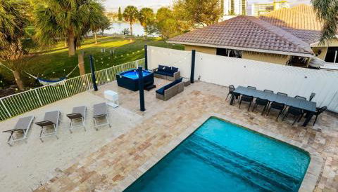 Beachfront Oasis w Htd Pool Cinema Game-Room Tiki - Foto 4