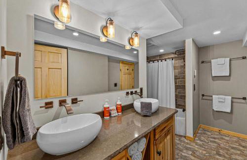 LogLand Lakehouse in Arbor Vitae WI - Foto 31