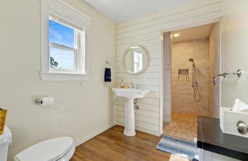 Paso Wine Country Farmhouse with Pool, Spa, Game Room - Foto 23