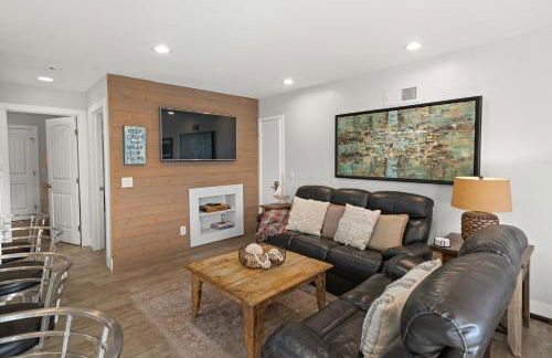 Stunning Beach Home - large patio, parking, ac & dog friendly! - Foto 11