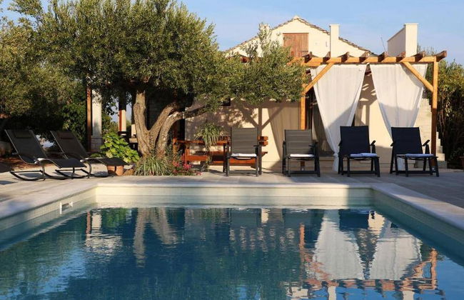 Secluded Oasis With Pool, Outdoor Kitchen, & Landscaped Terraces - Foto 26