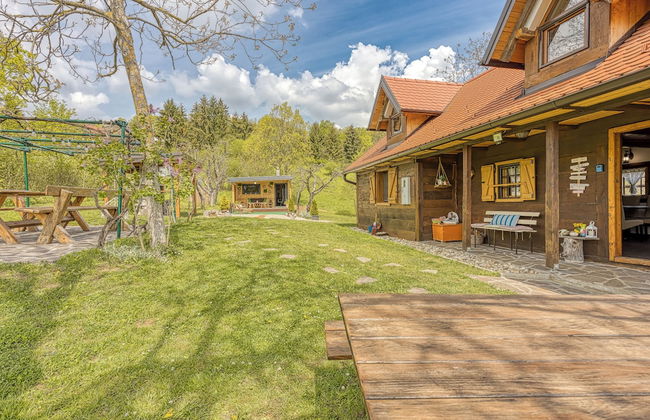 Rural House With Wellness - Photo 34