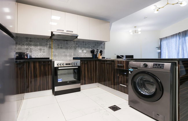 Elite LUX Holiday Homes - Cozy Modern 1BR in Dubai South - Photo 7