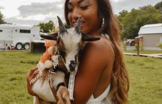 Meadow View Romantic Nature Stay w Barn, Outdoor Tub and Sauna - Foto 27