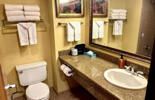 MT CB Mountain Side with King Bed, Hot Tub, Pool & Kitchen! - Foto 7