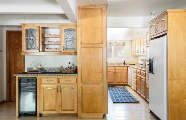 Hartwood by Avantstay Cozy Big Bear Abode w/ Spacious Deck & Stone Fireplace - Foto 26