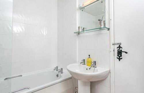 Laburnum Lodge sleeps 6 wheelchair access - Foto 16