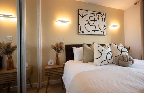 1BR - Stunning 5th-Flr Views - Sleeps 4 - Parking - Foto 1