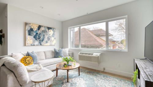 The Cascadia Retreat - Luxury Home - 90 WalkScore - Photo 4