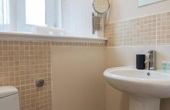 Station Road Stays - Photo 7