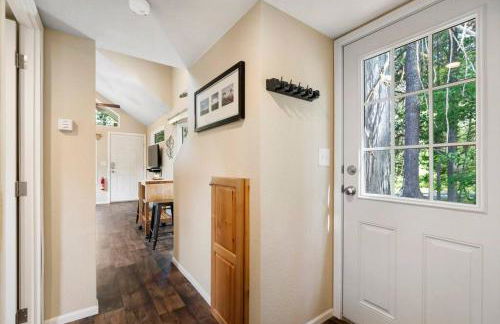 New Tiny Home Steps Away From Mt. Rainier - Foto 9