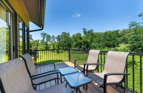 Cozy at Creekwood Getaway - Photo 21