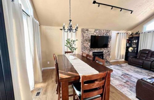 Cozy Cabin in the City of Winnemucca plus GYM - Foto 17